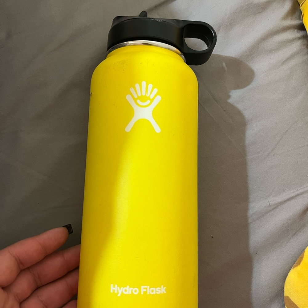 yellow 33 oz hydro flask